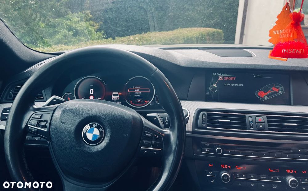 BMW Seria 5 525d xDrive - 9