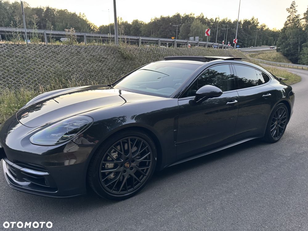 Porsche Panamera 4 - 11