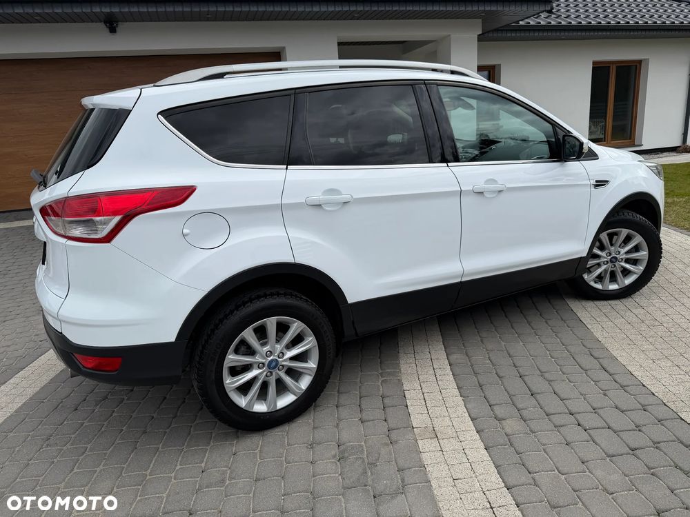 Ford Kuga 2.0 TDCi 2x4 Titanium - 10