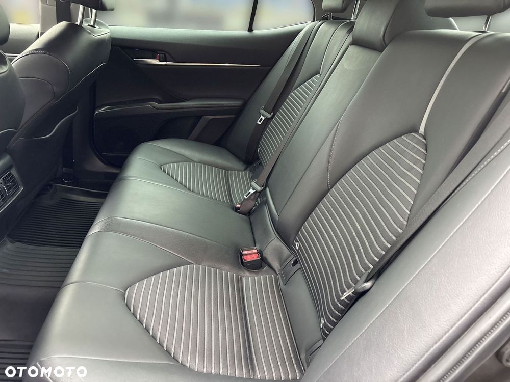 Toyota Camry 2.5 Hybrid Comfort CVT - 16