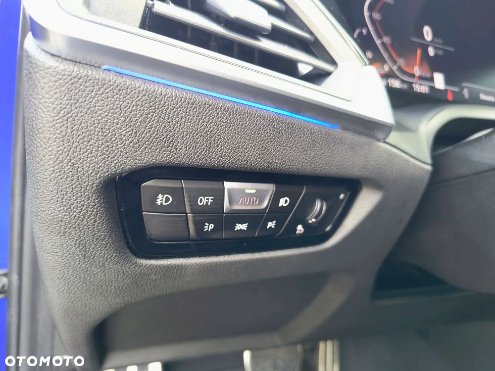 BMW Seria 3 330i xDrive M Sport - 37