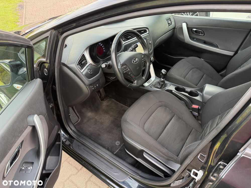 Kia Ceed 1.6 GDI ISG Platinum Edition - 14