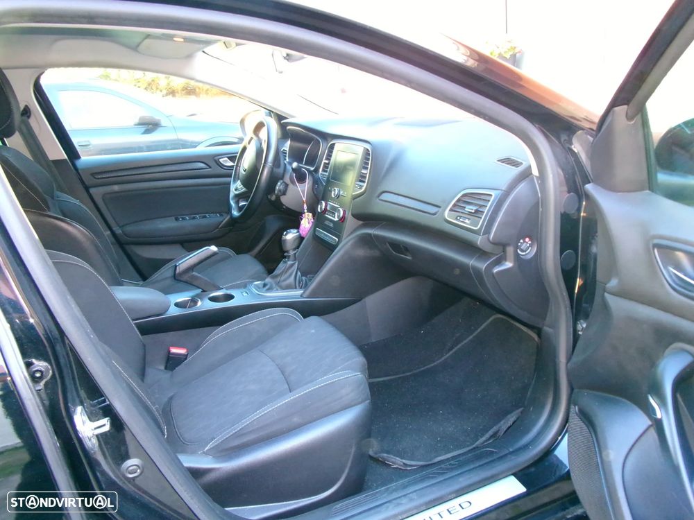 Renault Mégane Sport Tourer 1.3 TCe Limited - 10