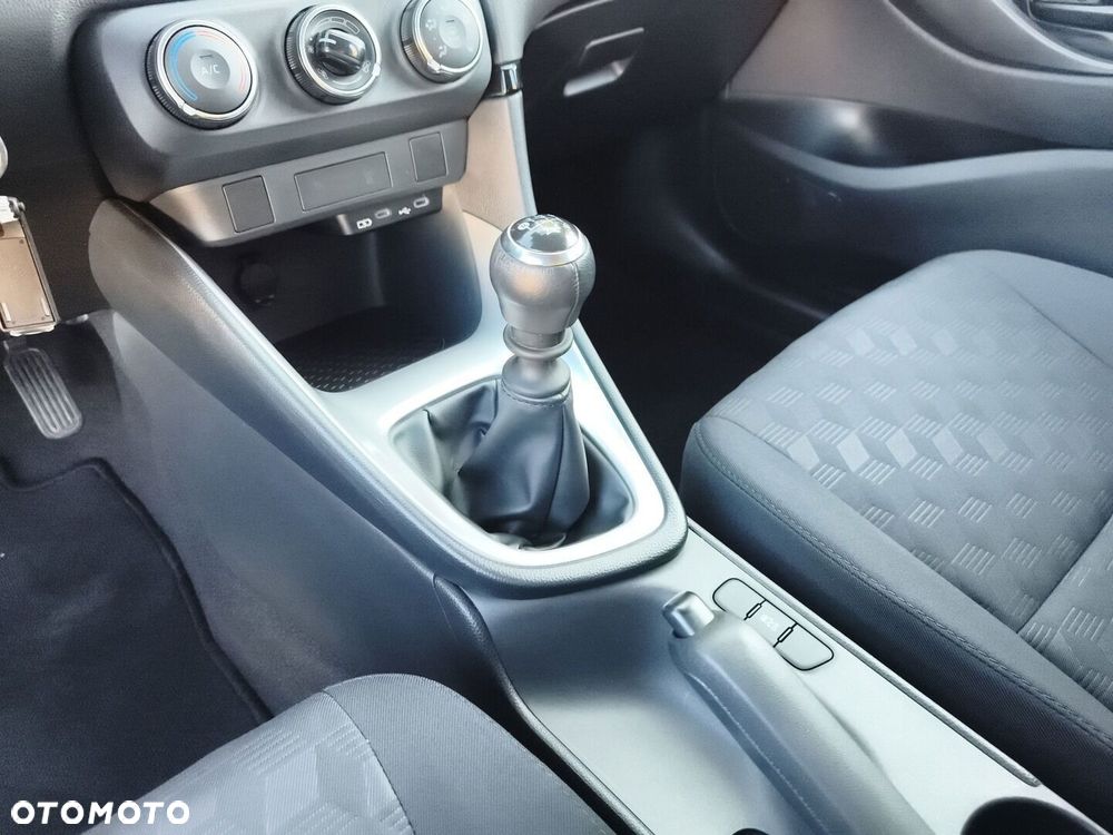 Toyota Yaris 1.5 Comfort - 23