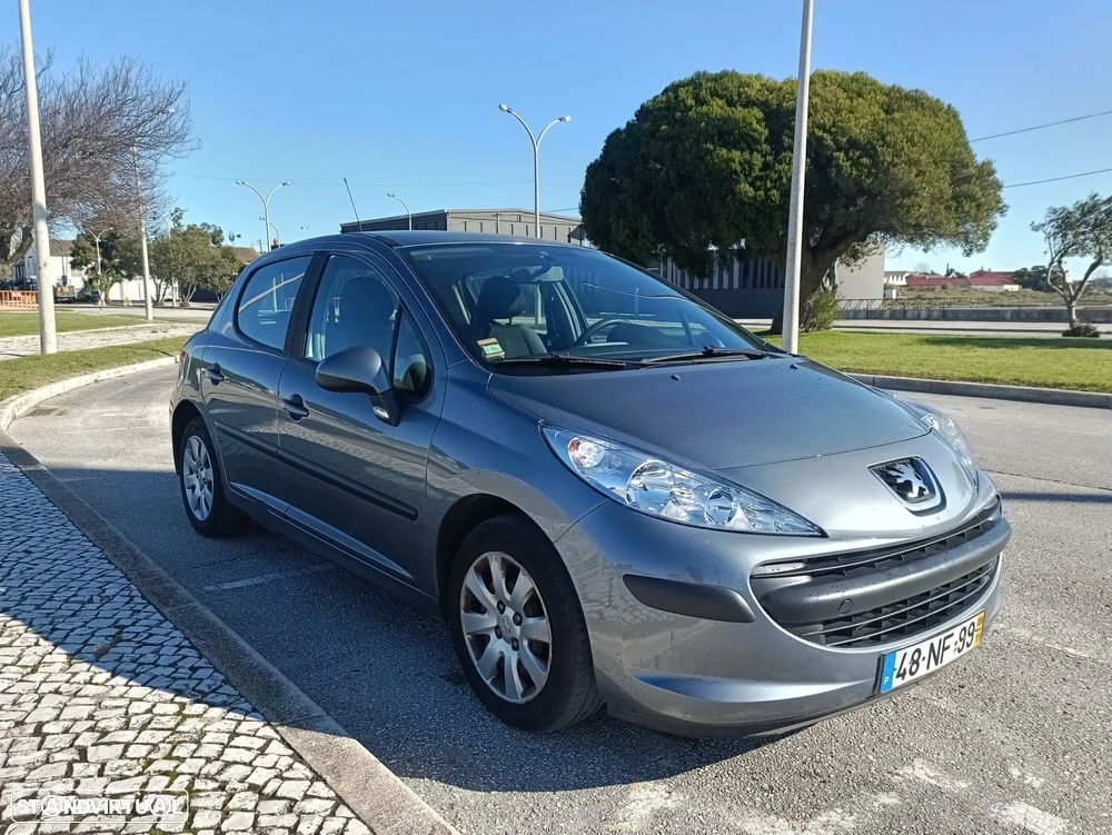 Peugeot 207 - 1