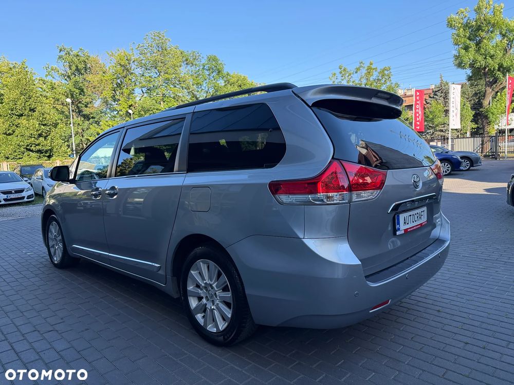 Toyota Sienna 3.5 LE AWD - 33