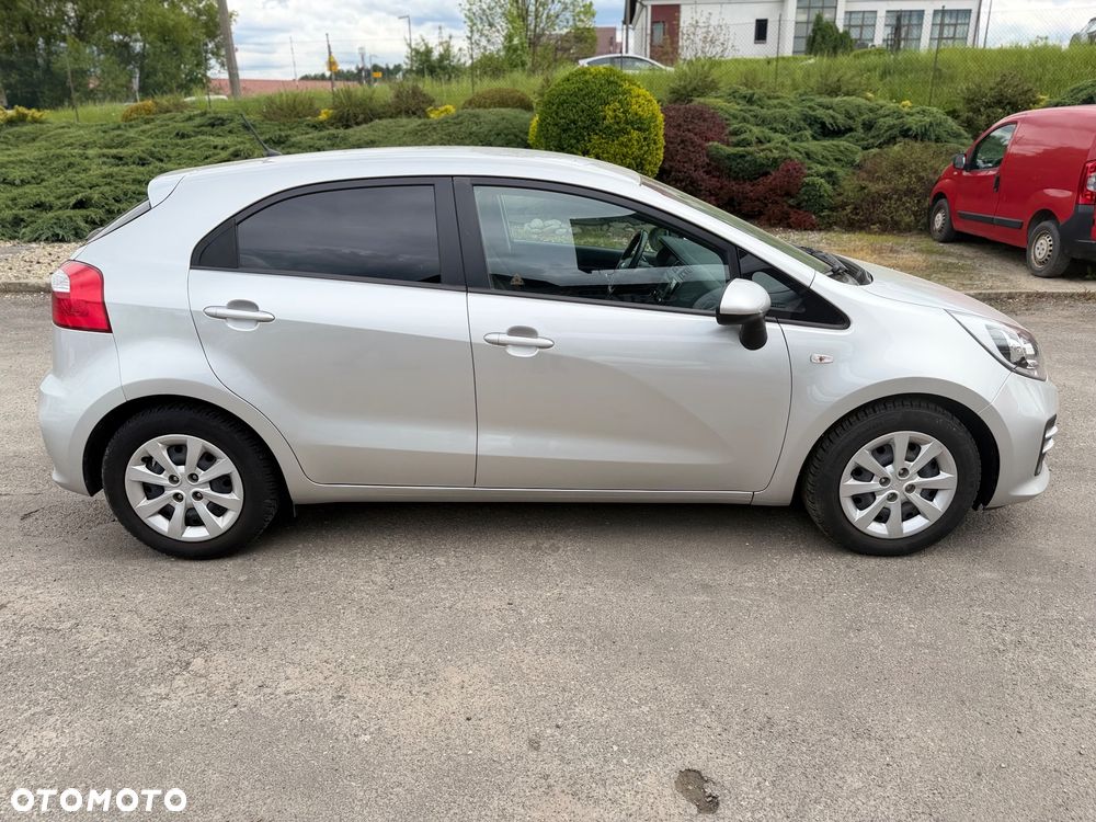 Kia Rio 1.2 Attract - 10