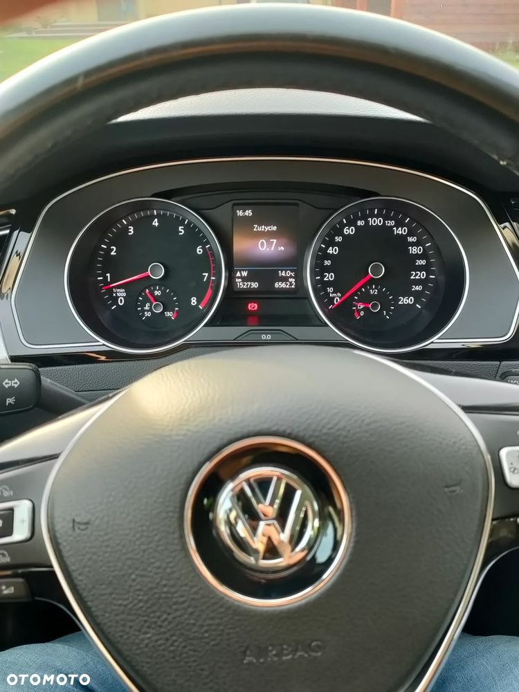 Volkswagen Passat - 17