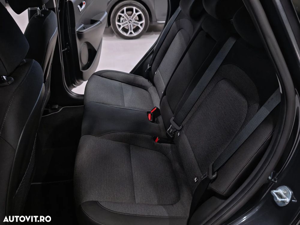 Hyundai KONA EV Select - 27