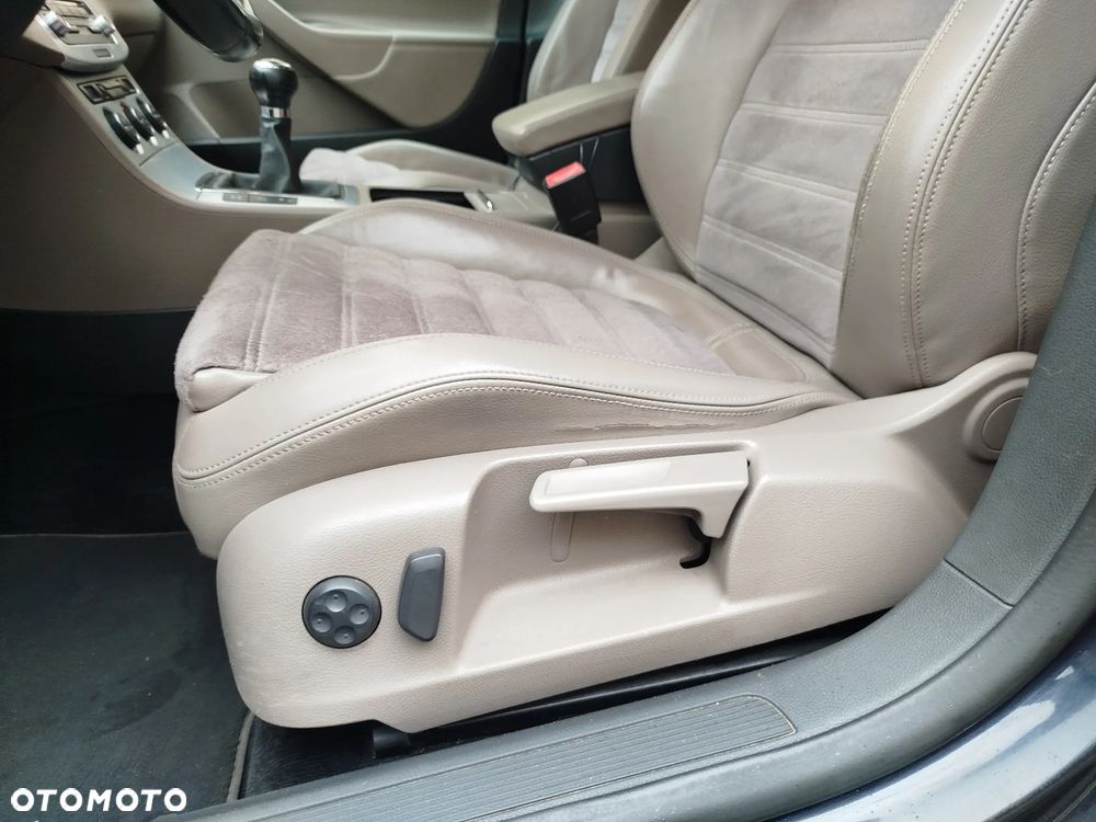 Volkswagen Passat - 31