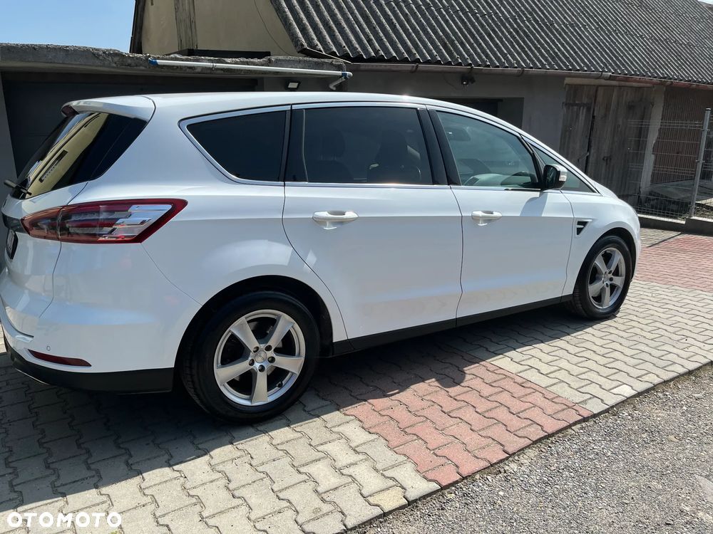 Ford S-Max - 16
