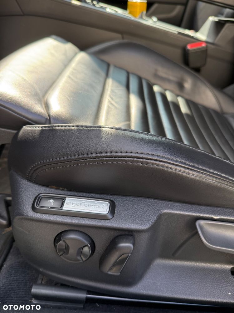 Volkswagen Passat Variant 2.0 TDI BMT 4Mot Highline DSG - 10