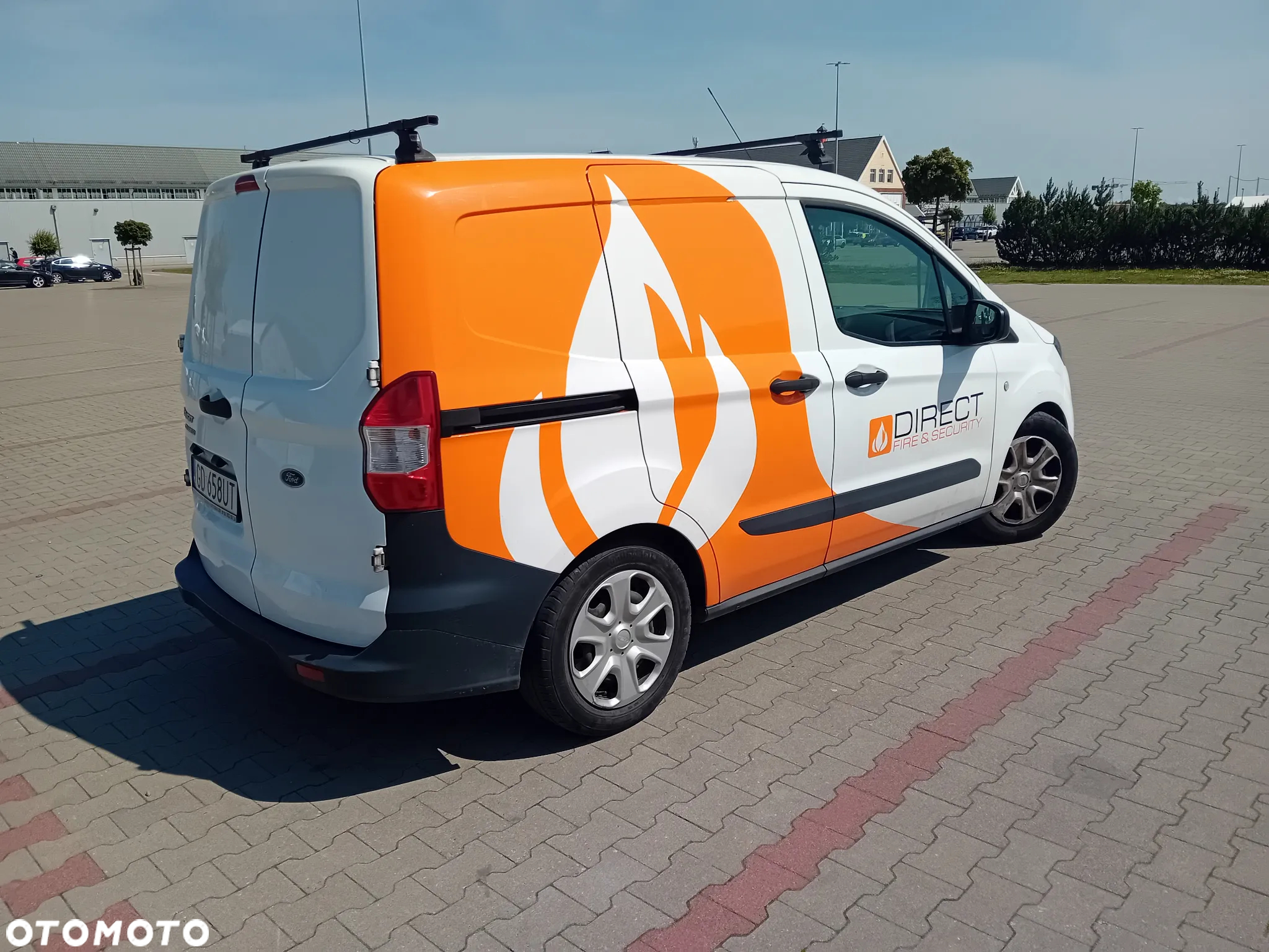 Ford Transit Courier 1.0 EcoBoost Ambiente - 4