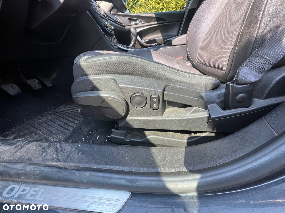 Opel Insignia 2.0 CDTI - 25