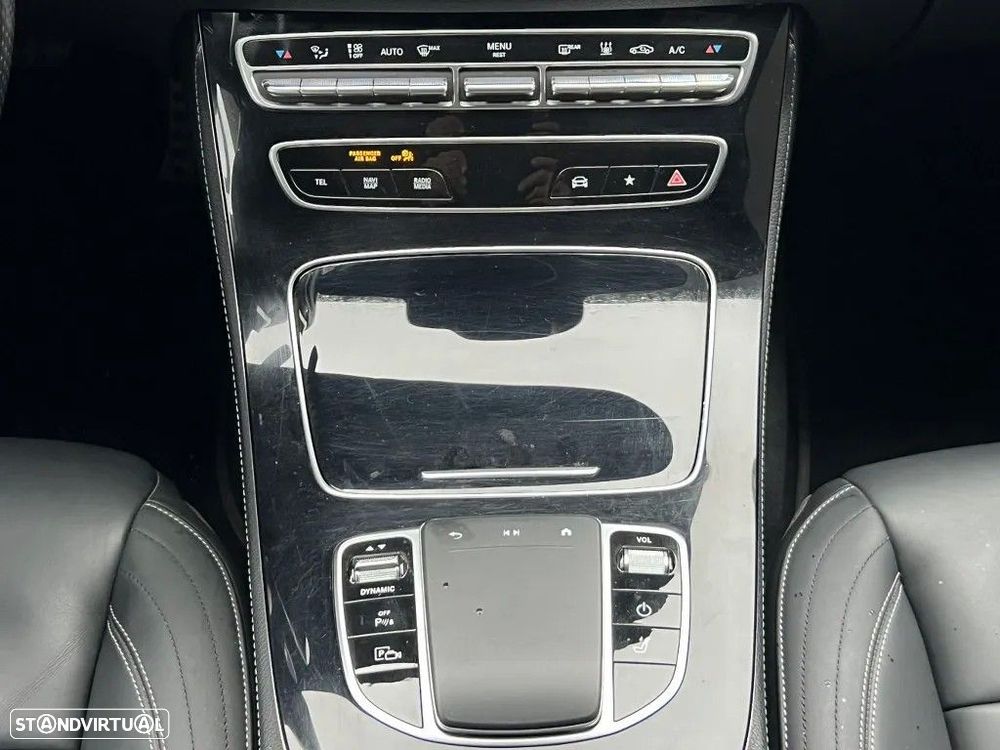 Mercedes-Benz E 300 de AMG Line - 17