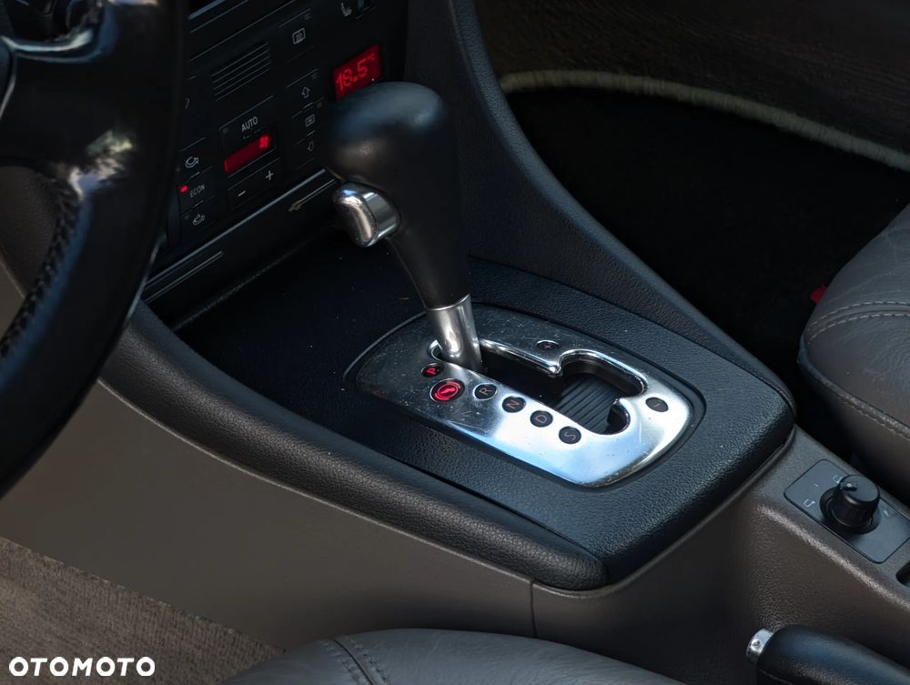Audi A6 Avant 2.4 Quattro Tiptr - 29