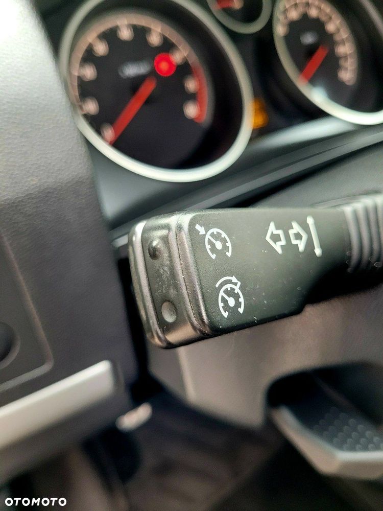 Opel Zafira 1.8 Cosmo - 32