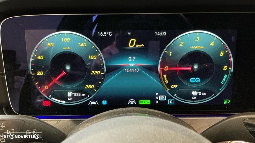 Mercedes-Benz E 300 de 4Matic 9G-TRONIC AMG Line - 4