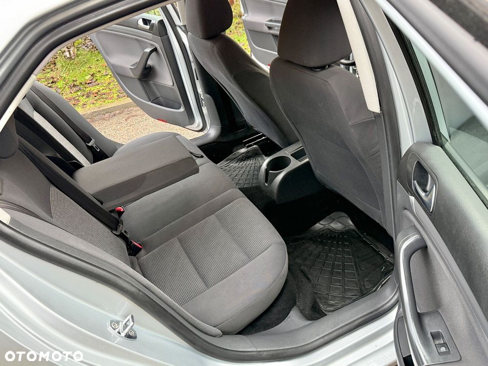 Volkswagen Jetta - 12