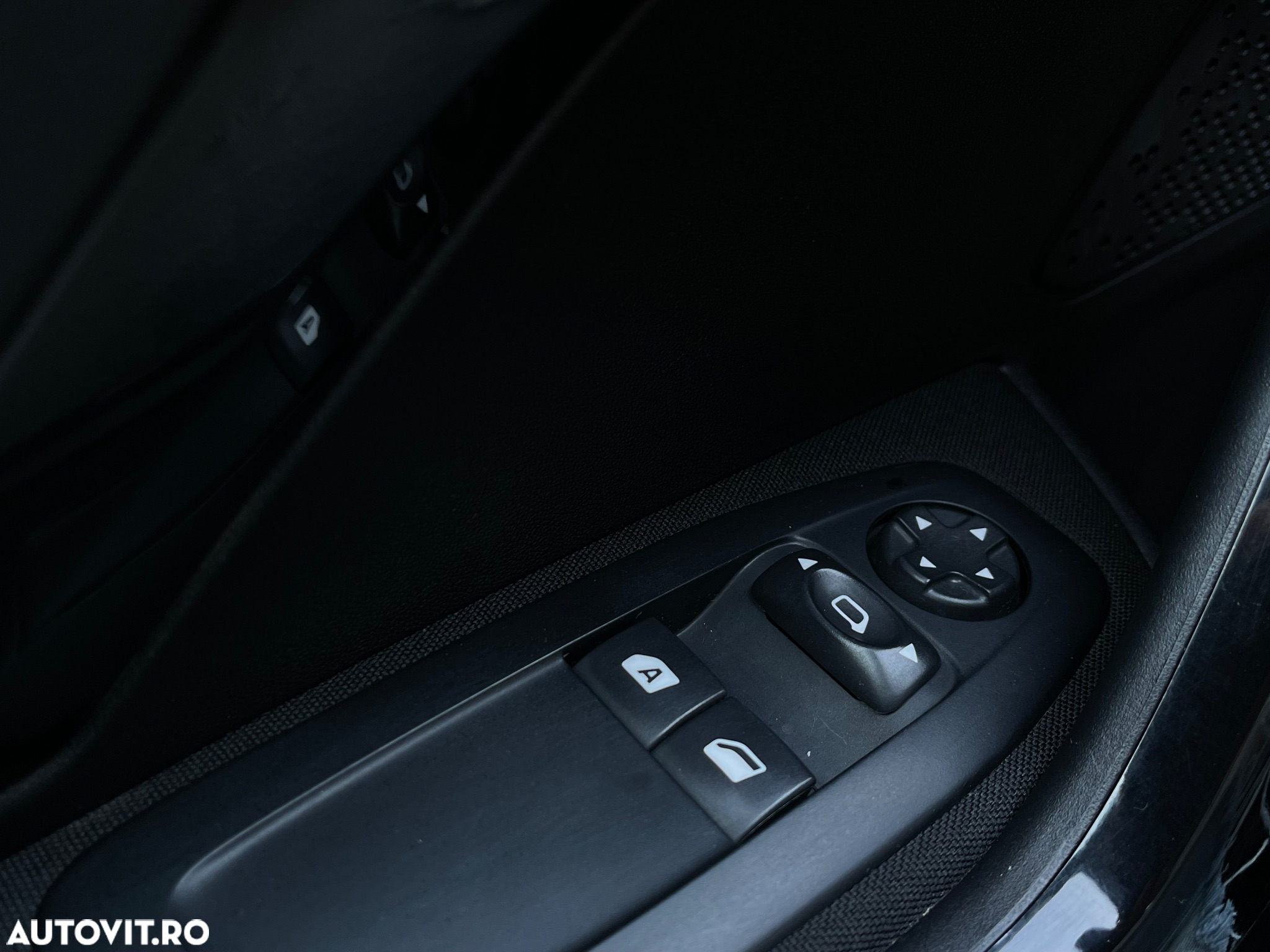 Peugeot 208 1.2 L PureTech Allure - 13