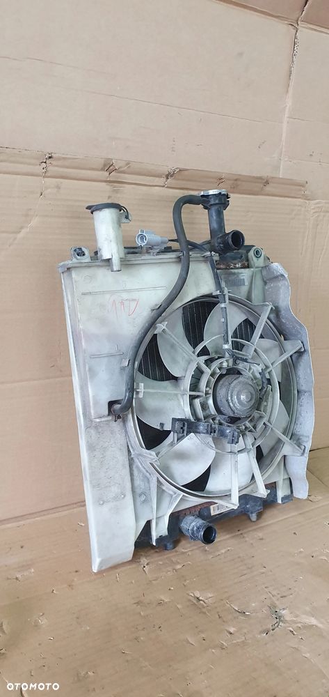 Pas przedni chłodnica wentylator Toyota Aygo I 1.0 - 6