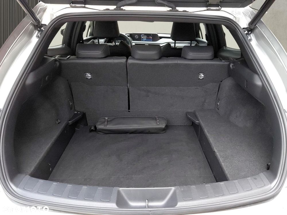 Lexus UX - 25