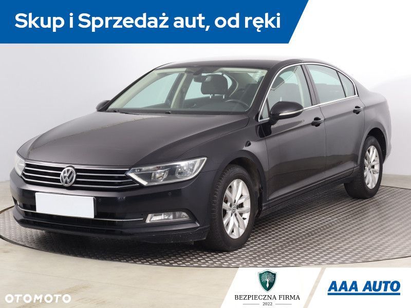 Volkswagen Passat - 2