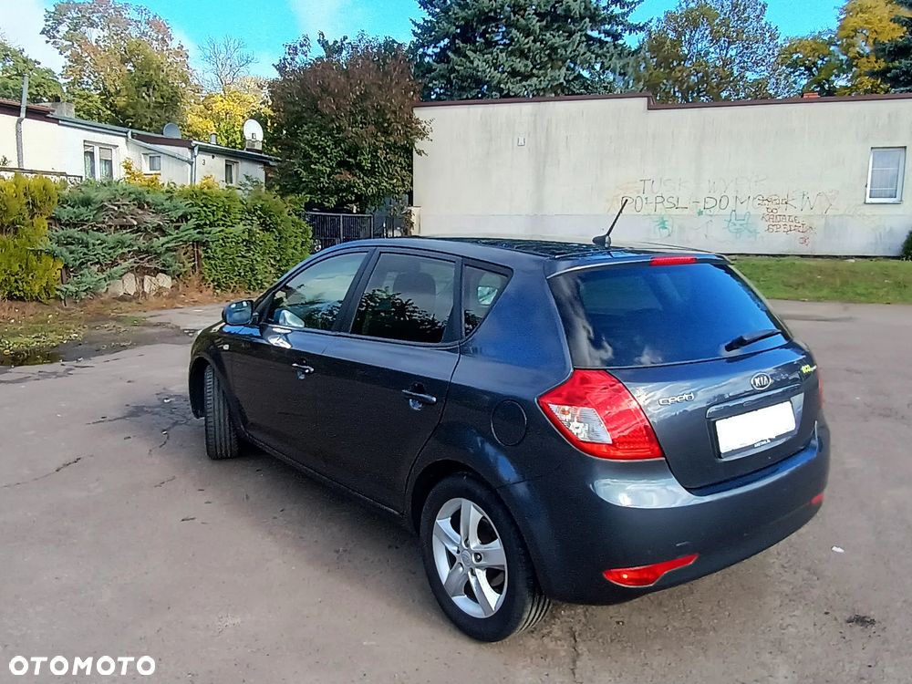 Kia Ceed - 5
