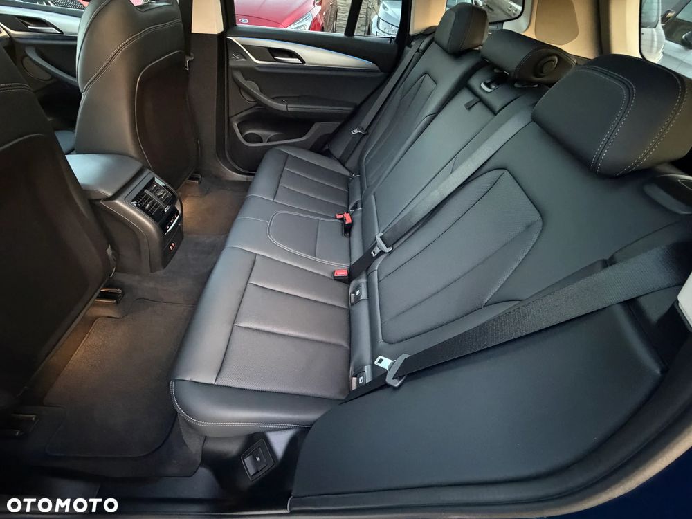 BMW X3 - 32