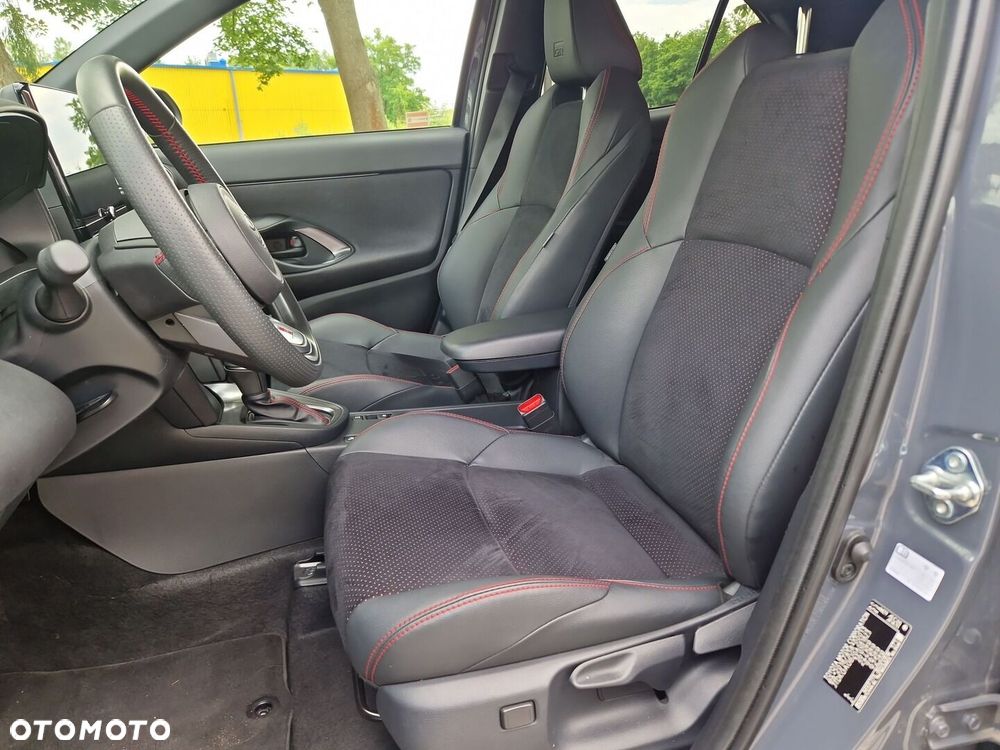 Toyota Yaris Cross Hybrid 1.5 GR Sport - 16
