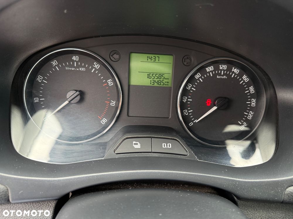 Skoda Fabia 1.2 HTP SPECIAL - 11