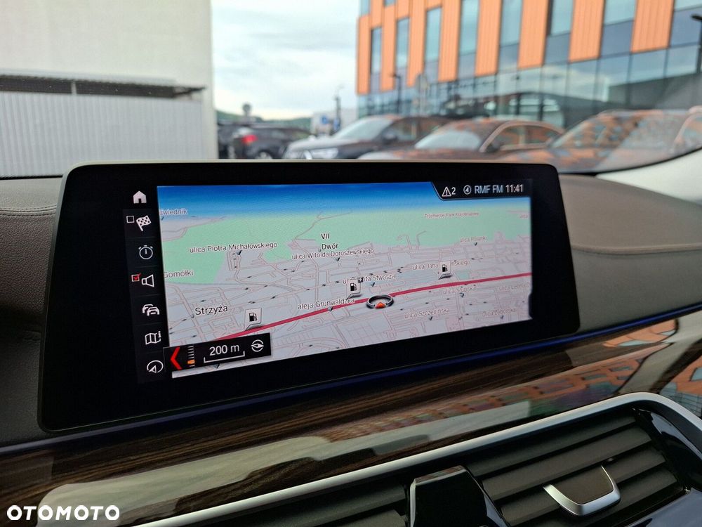 BMW Seria 5 520d xDrive Luxury Line sport - 32