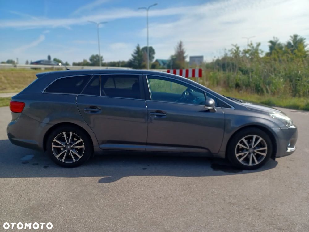 Toyota Avensis 1.8 Edition (2014) - 4