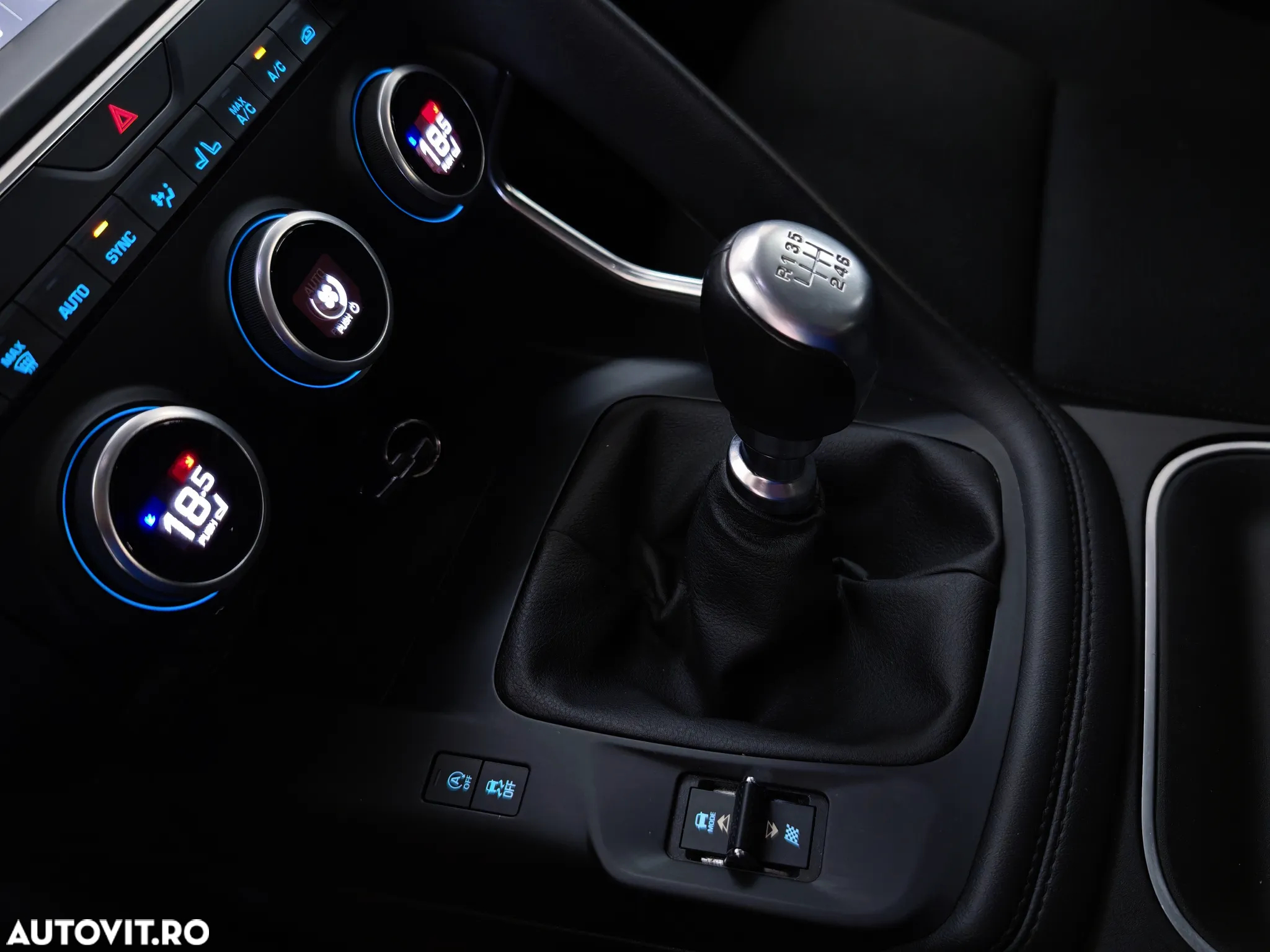 Jaguar E-Pace D150 - 22