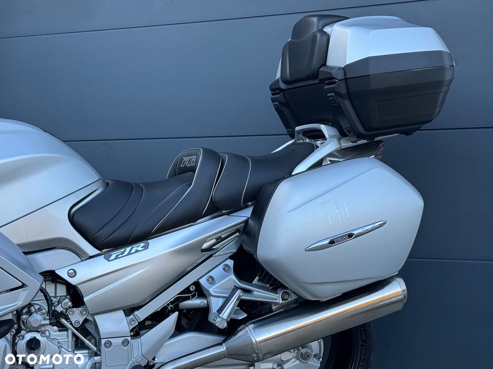 Yamaha FJR - 27