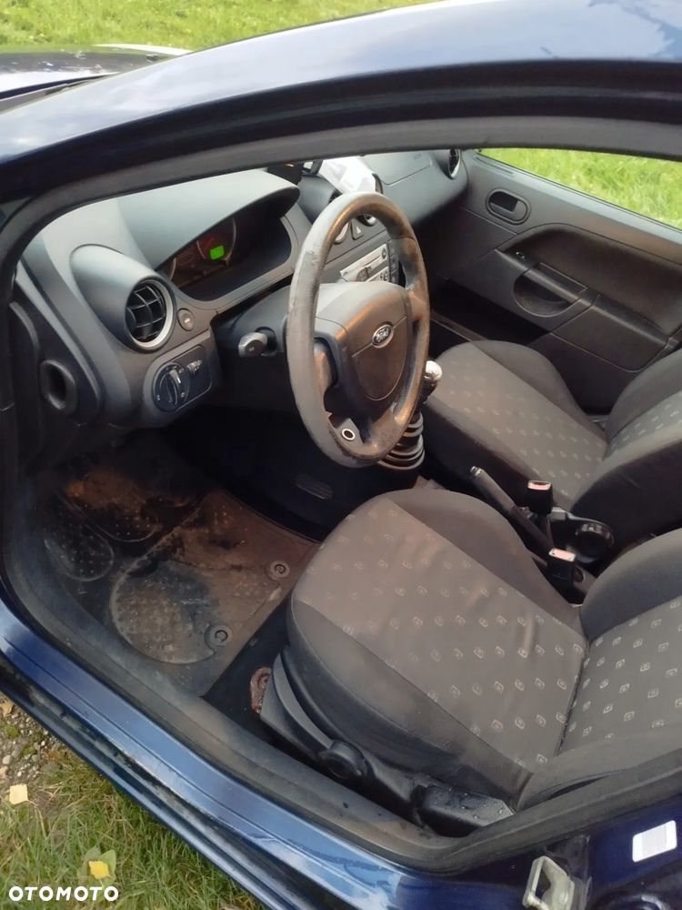 Ford Fiesta 1.3 - 9