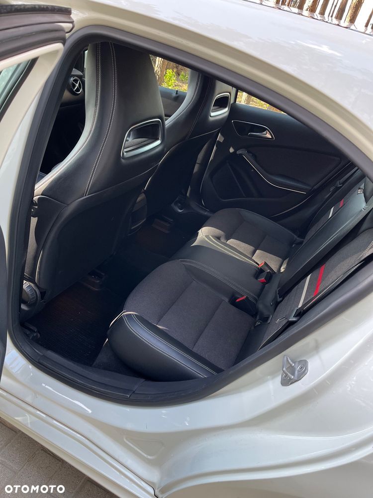 Mercedes-Benz Klasa A 180 (BlueEFFICIENCY) 7G-DCT - 11