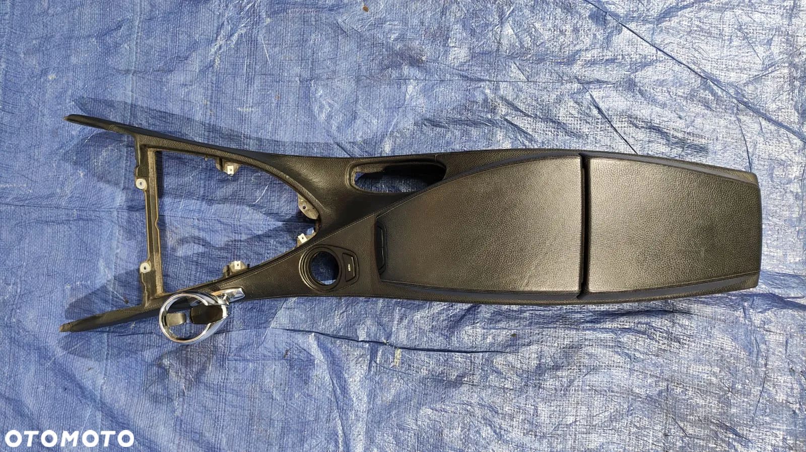 TUNEL ŚRODKOWY PODŁOKIETNIK UCHWYT PODSTAWA NA KUBEK KUBKI NAPÓJ NAPOJE CUPHOLDER CUP HOLDER ANGLIK UK BMW E63 E64 LCI LIFT - 1