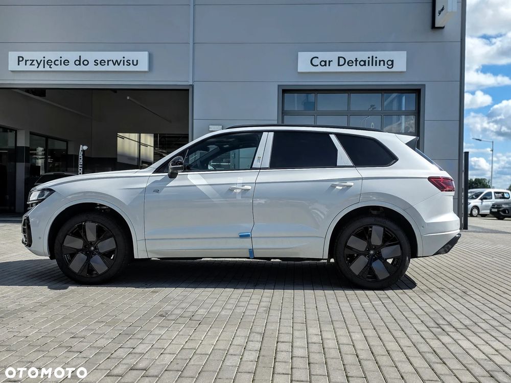 Volkswagen Touareg 3.0 V6 TDI 4Motion R-Line Final Edition - 4