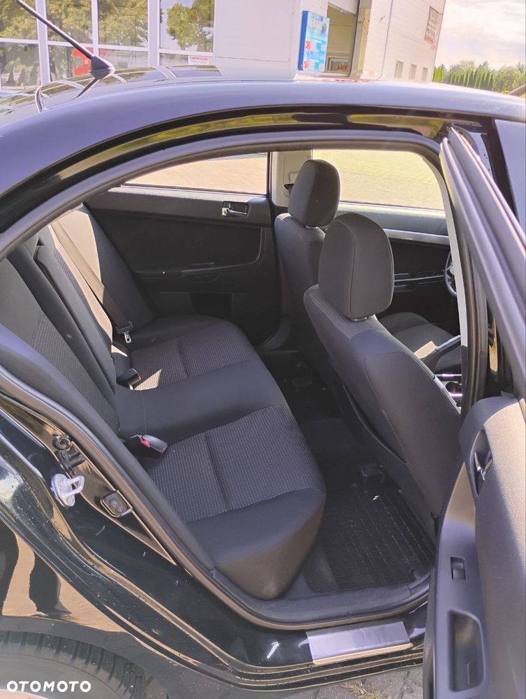 Mitsubishi Lancer 1.5 Invite - 12