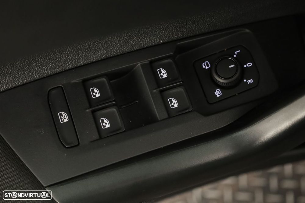 VW Taigo 1.0 TSI Urban DSG - 19