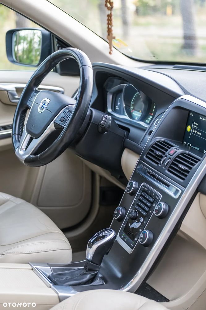 Volvo XC 60 D5 AWD Summum - 18