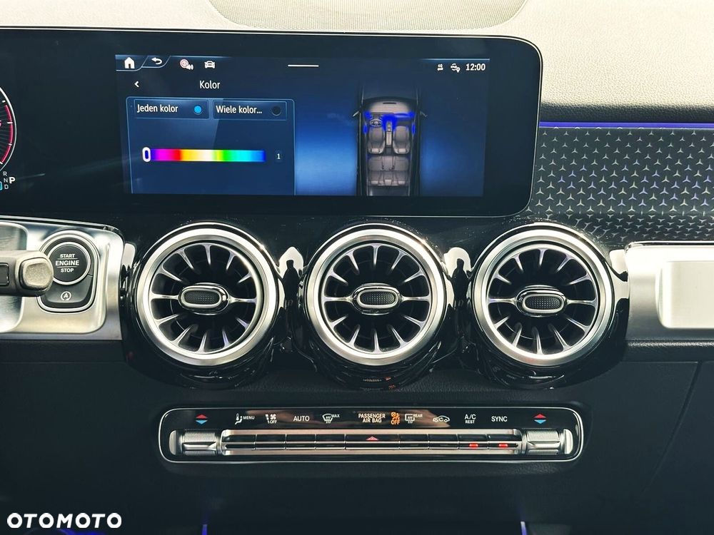 Mercedes-Benz GLB - 13