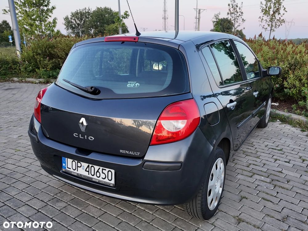 Renault Clio 1.6 16V Expression - 6