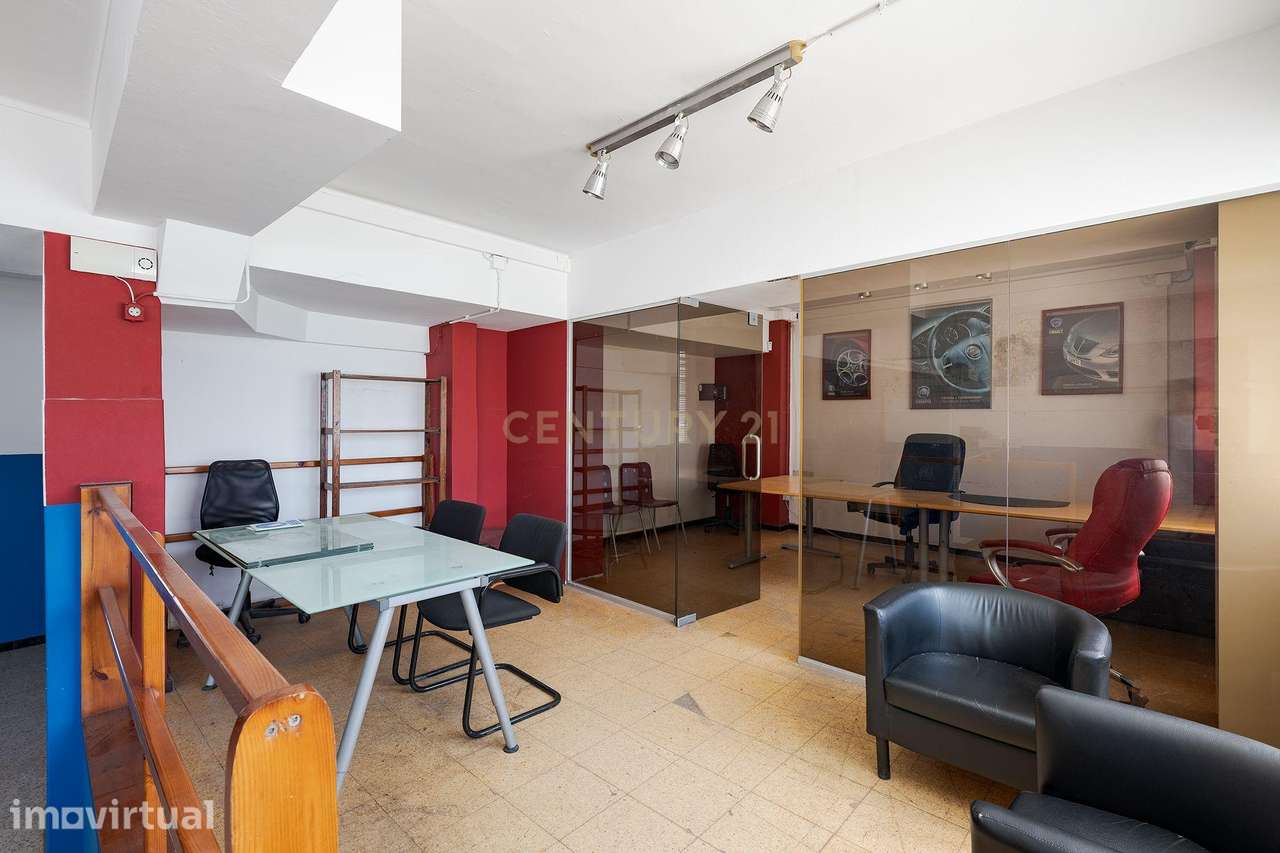 Loja / Espaço Comercial para Arrendamento em Benfica — 140 m² - Grande imagem: 4/14