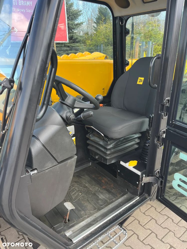 JCB 527-58 Agri - 26