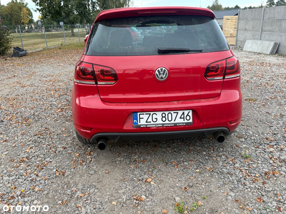 Volkswagen Golf - 6
