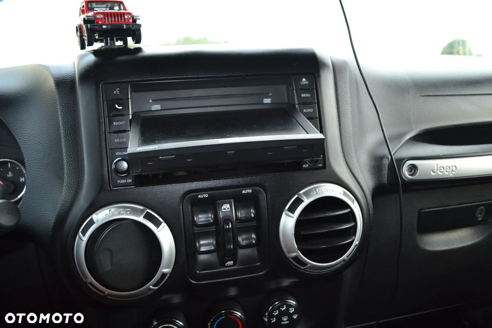 Jeep Wrangler 3.6 Unlim Black Edition II - 10