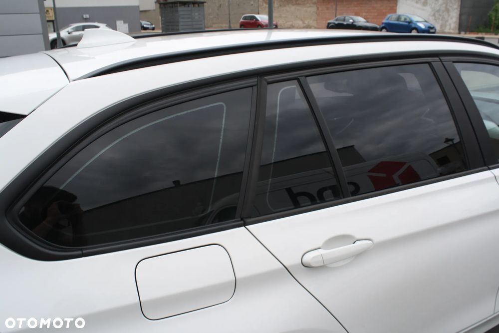BMW Seria 3 318d Sport Line - 13