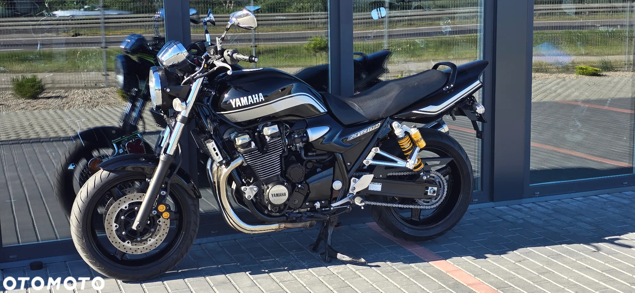 Yamaha XJR - 24